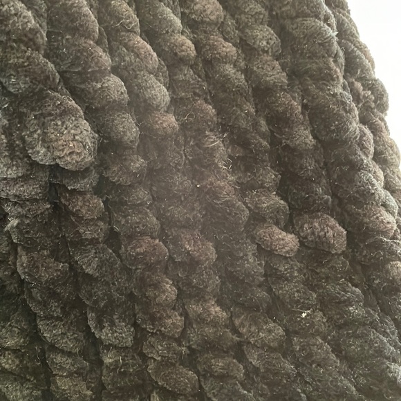 NWT - Hand-knitted hat - Picture 2 of 7